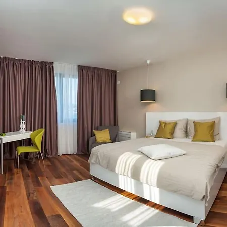 Luxury On The Beach With Pool More Vila Trogir