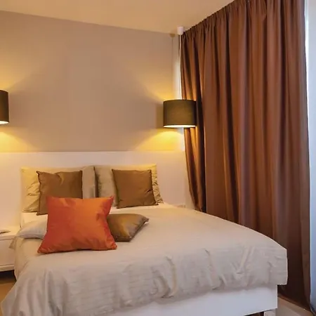 Vila Luxury On The Beach With Pool More Trogir